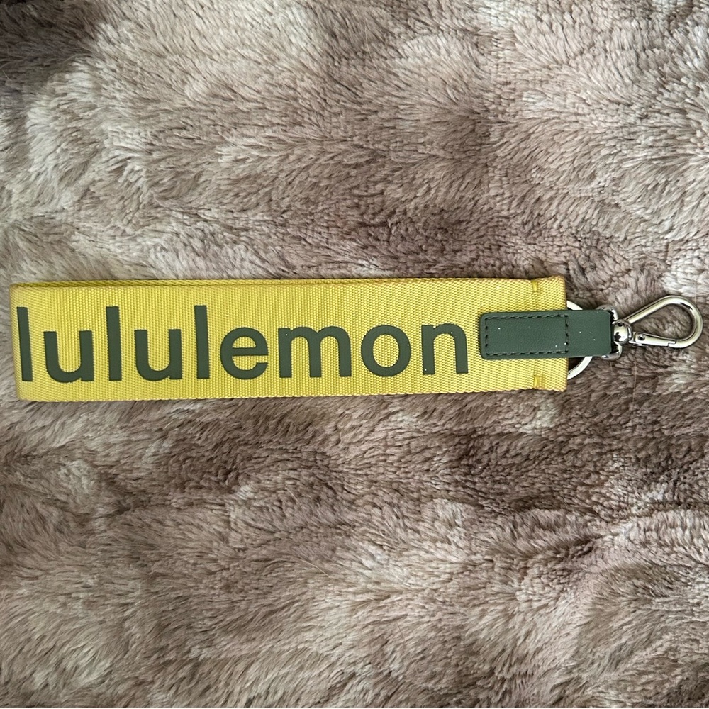 Lululemon Never Lost Keychain
